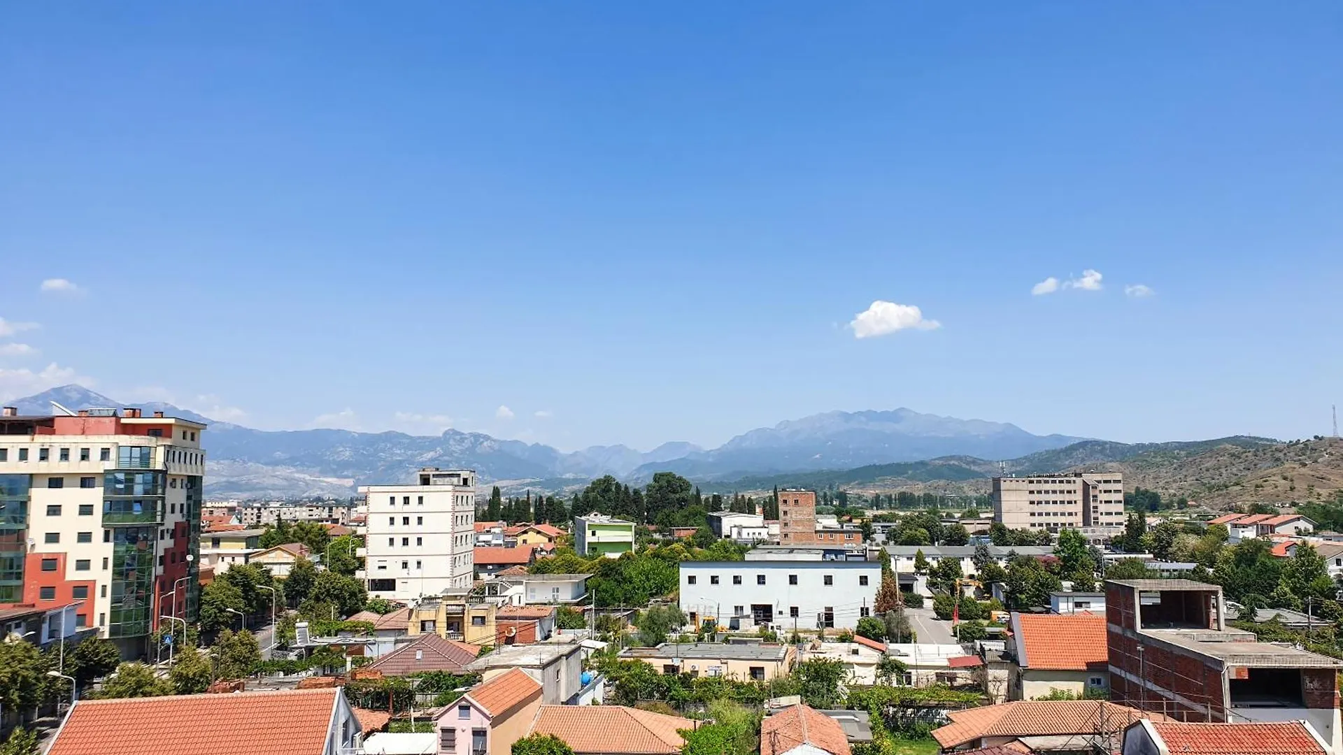 Shkoder Central Apartment Near Cathedral And City Center