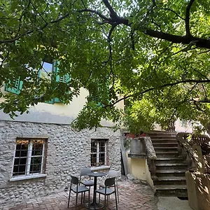 Arka Hostal